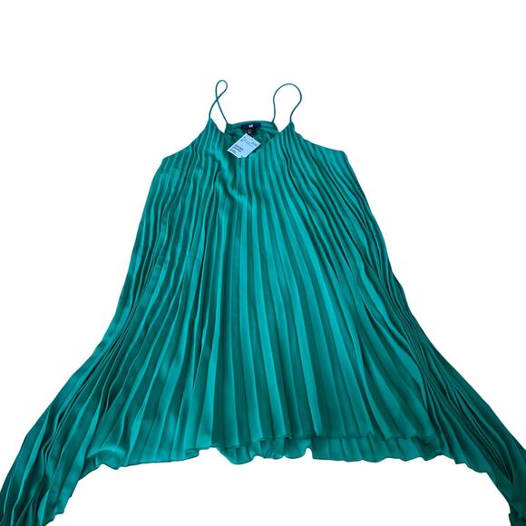 H&M Pleated Party Dress - Picture 4 of 7